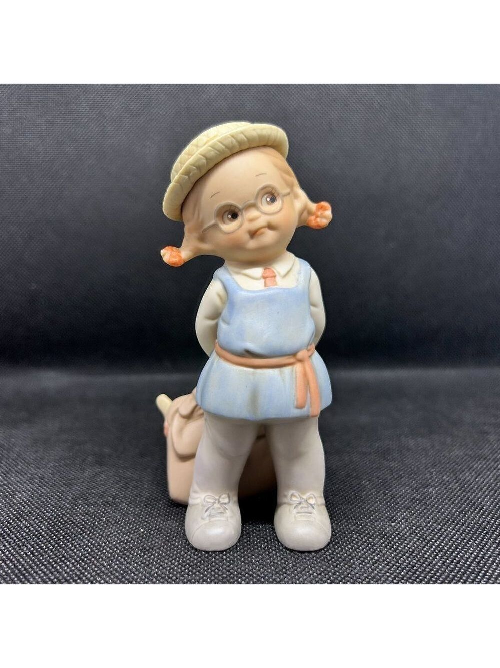 Memories of Yesterday "Wot's all this talk about love?" Member only figurine